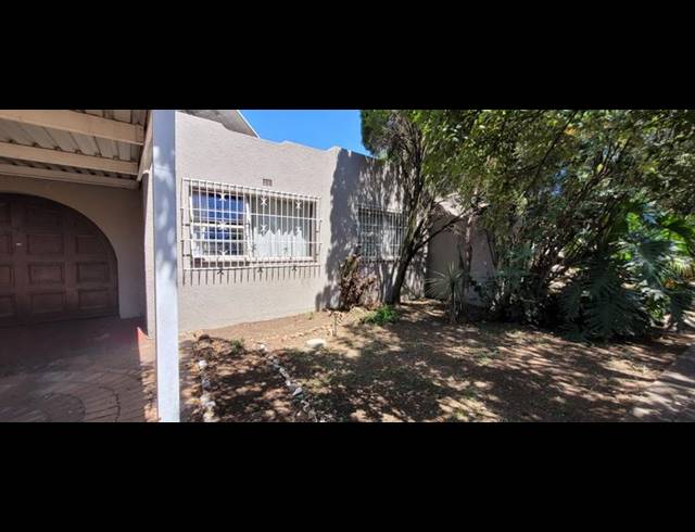 3 BEDROOM HOUSE FOR SALE IN BRACKENHURST